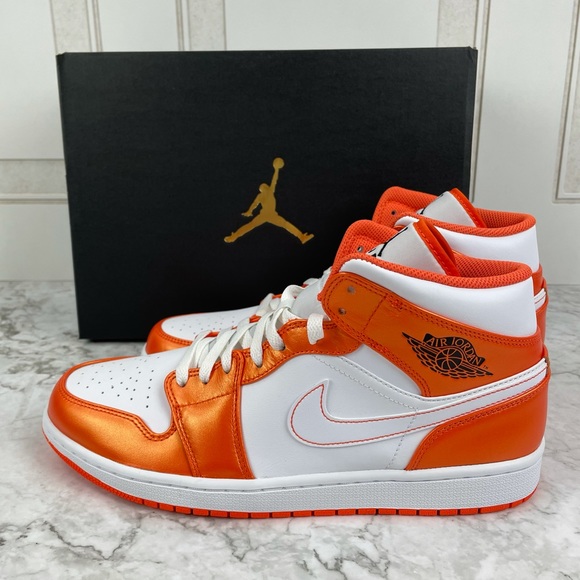 Nike Air Jordan 1 Mid SE Shoes Electro Orange 11 - Picture 2 of 12